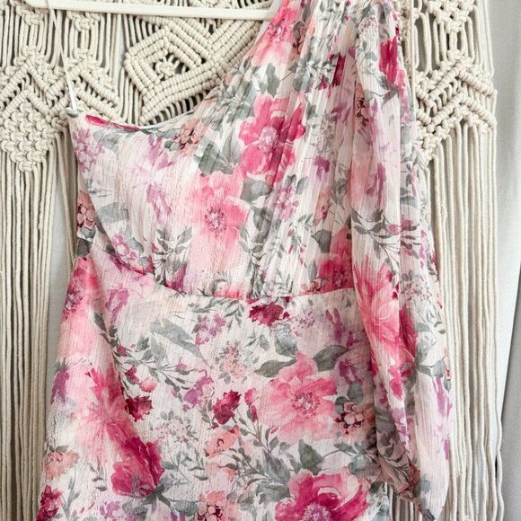 Express Floral One-Shoulder Romper – Size L | Summer Wedding Guest Look - Picture 2 of 5